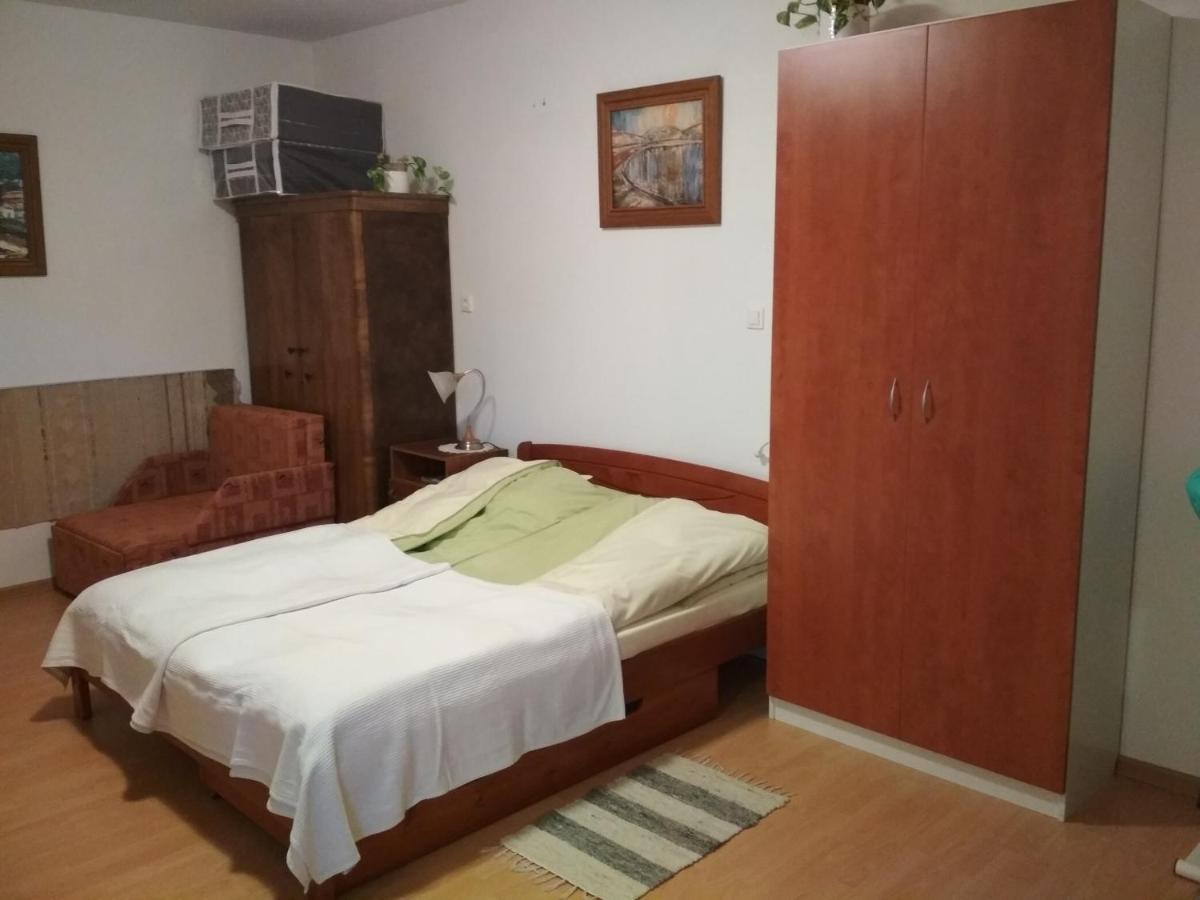 Apartament Julia Vendeghaz Tar Zewnętrze zdjęcie